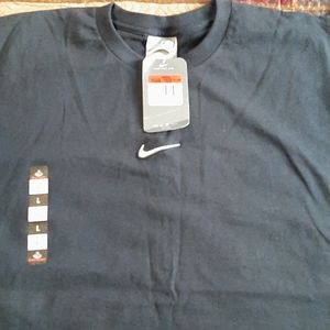 NWT Nike mens Tshirt large